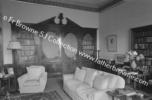 GLIN CASTLE  LIBRARY